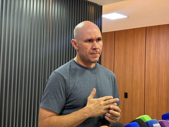 ABILIO CRITICA ARTICULAÇÃO NA CÂMARA E DIZ QUE “INCOERÊNCIA TEM PREDOMINADO” NA DISPUTA PELA MESA