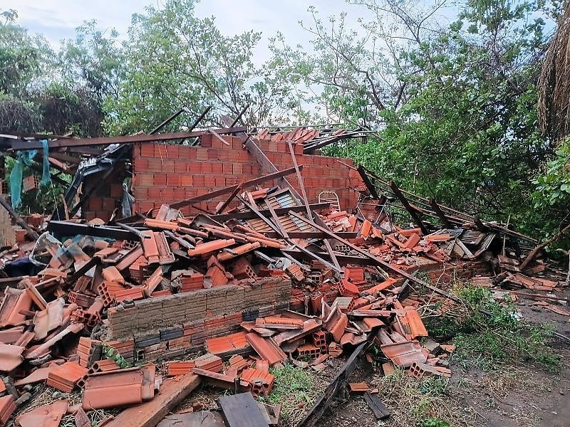 IDOSO DE 78 ANOS MORRE SOTERRADO APÓS CASA DESABAR EM REGIÃO DE POCONÉ