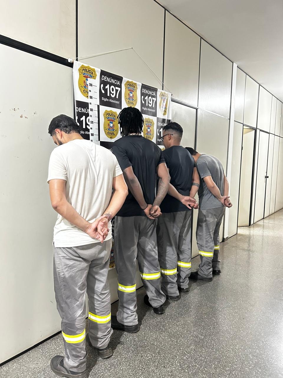 QUATRO HOMENS SÃO PRESOS SUSPEITOS DE FURTAR ENERGIA EM CONJUNTO DE QUITINETES EM CUIABÁ