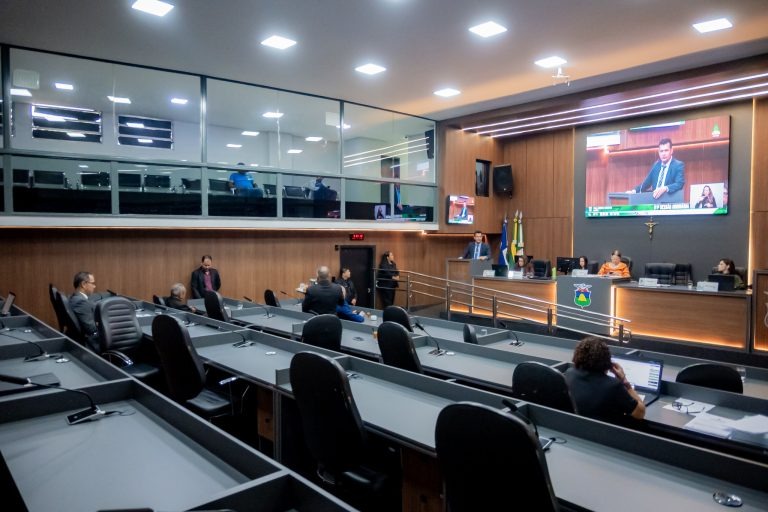 CÂMARA DE CUIABÁ DEFINE BANCA DE CONCURSO COM 26 VAGAS E SALÁRIOS DE ATÉ R$ 14,1 MIL