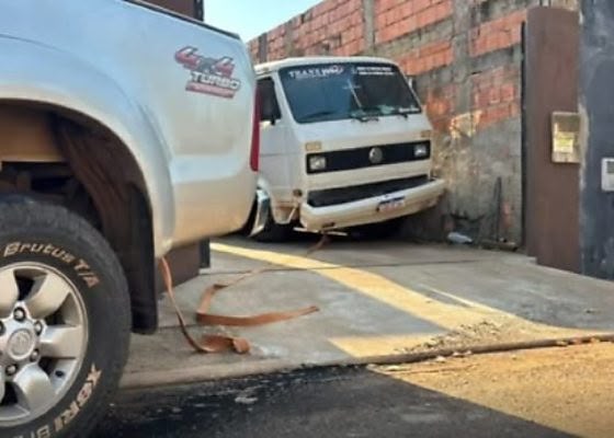 HOMEM MORRE APÓS SER PRENSADO ENTRE CAMINHÃO E MURO DE CASA EM RONDONÓPOLIS