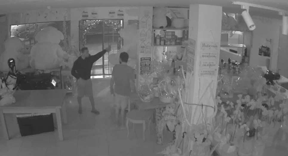 CÂMERAS DE SEGURANÇA AJUDAM POLÍCIA A IDENTIFICAR HOMEM PRESO POR ROUBO EM FLORICULTURA DE CUIABÁ