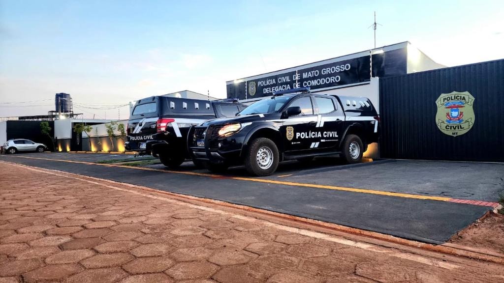 POLÍCIA CIVIL PRENDE IDOSO FORAGIDO POR EXPLORAÇÃO SEXUAL DE ADOLESCENTE E APREENDE ARMA EM MT
