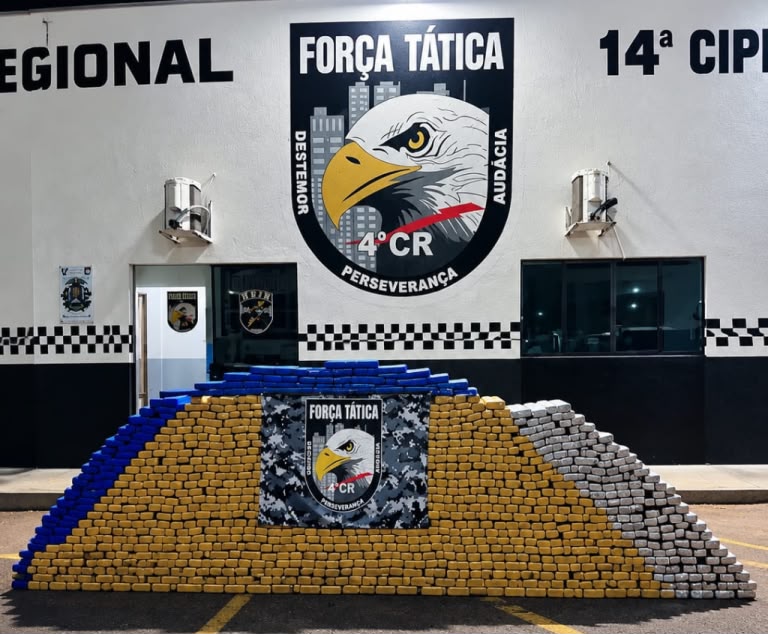 FORÇA TÁTICA APREENDE 1,3 TONELADA DE MACONHA EM RESIDÊNCIA DE RONDONÓPOLIS