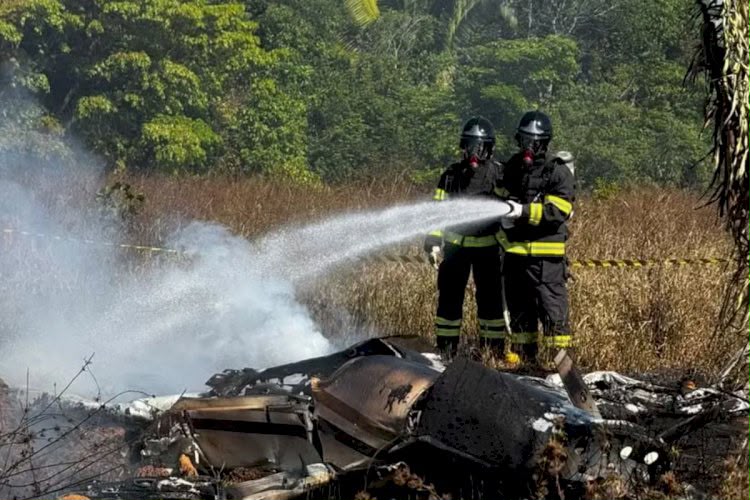 POLITEC INVESTIGA IDENTIDADE DE VÍTIMAS E CONDIÇÕES DE AERONAVE QUE CAIU EM ÁGUA BOA