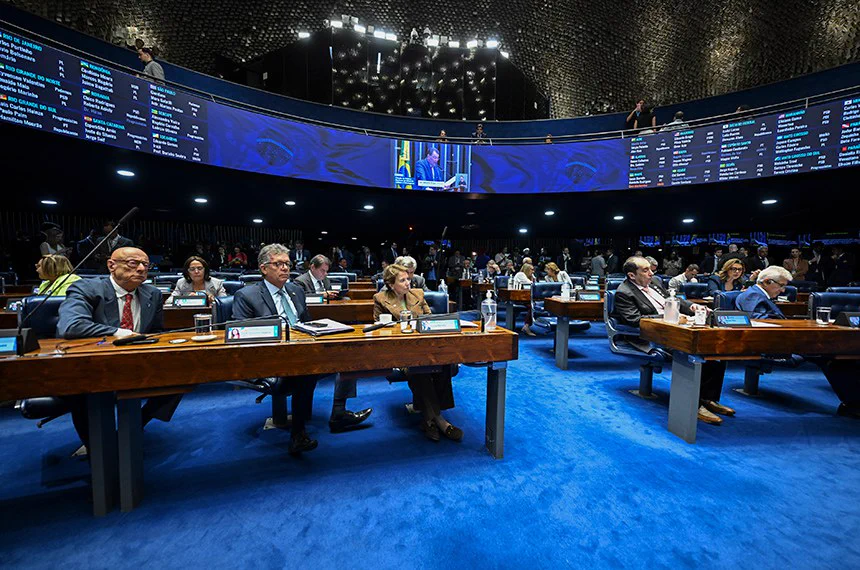 FIM DA ESCALA 6X1 AVANÇA NO SENADO E SEGUE PARA VOTAÇÃO EM PLENÁRIO