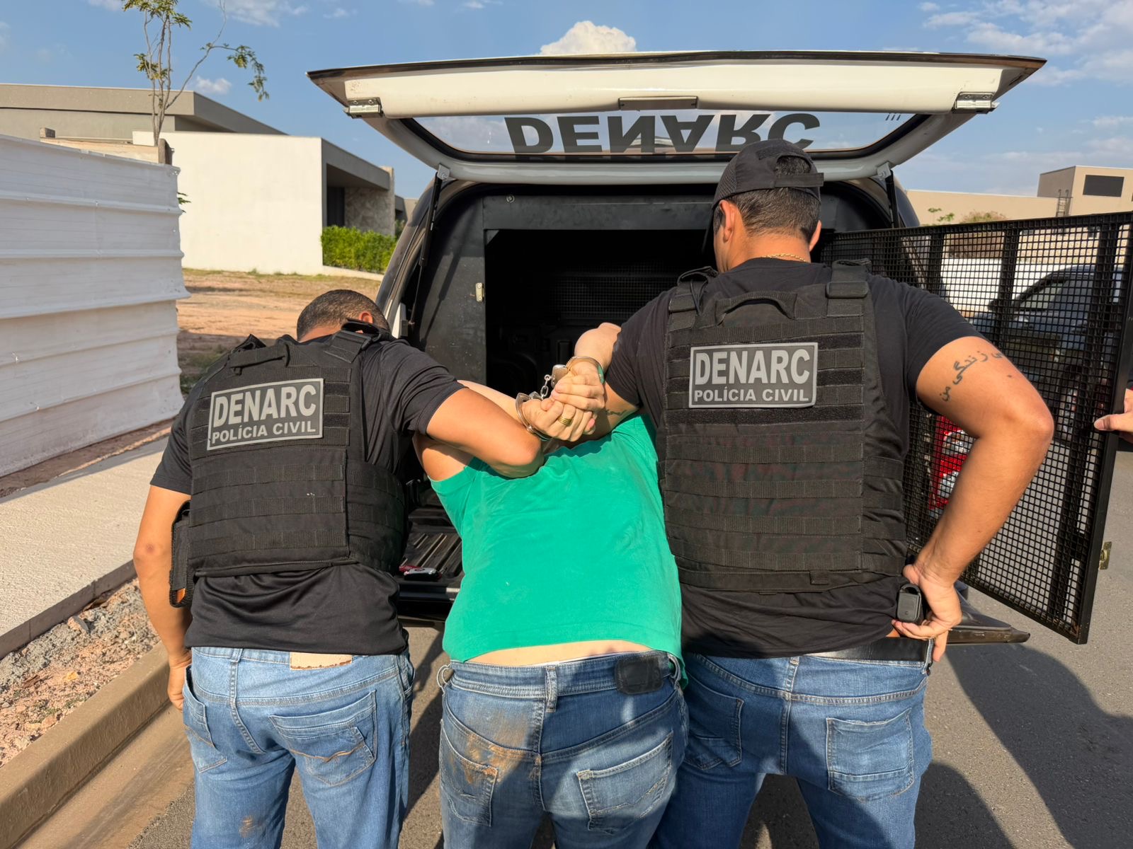 POLÍCIA PRENDE HOMEM SUSPEITO DE ESCONDER DROGA NO CARRO DA EX-NAMORADA PARA INCRIMINÁ-LA EM CUIABÁ