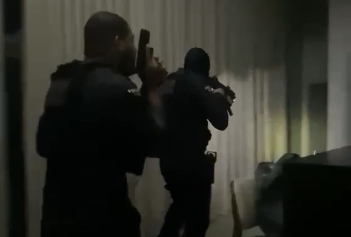 POLÍCIA CIVIL DESARTICULA REDE DE FACÇÃO ENTRE MT E RJ, PRENDE FORAGIDOS E SEQUESTRA FROTA DE LUXO AVALIADA EM R$ 1,5 MILHÃO